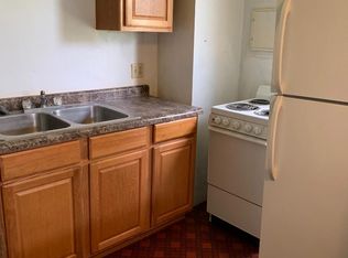 1304 Sycamore St APT 5, Dallas Center, IA 50063