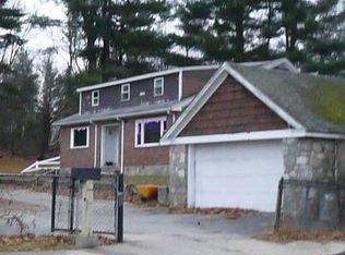 51 County St, Blackstone, MA 01504