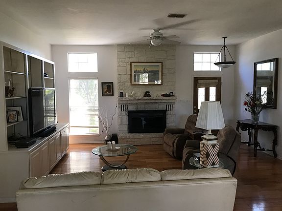 4th image of 110 Woodland Blvd