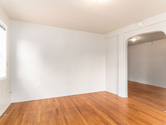 2nd image of 739 Santa Clara Ave #B