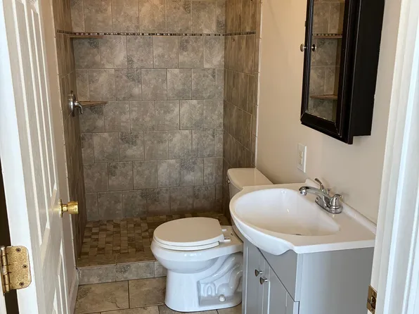 110 Main St E #2A, Oak Hill, WV 25901