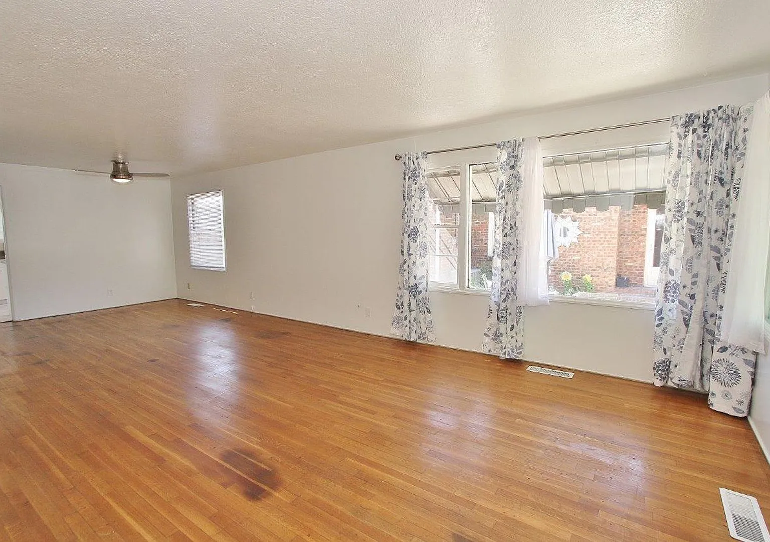Single-Level Home Nestled in the North End — Photo 3