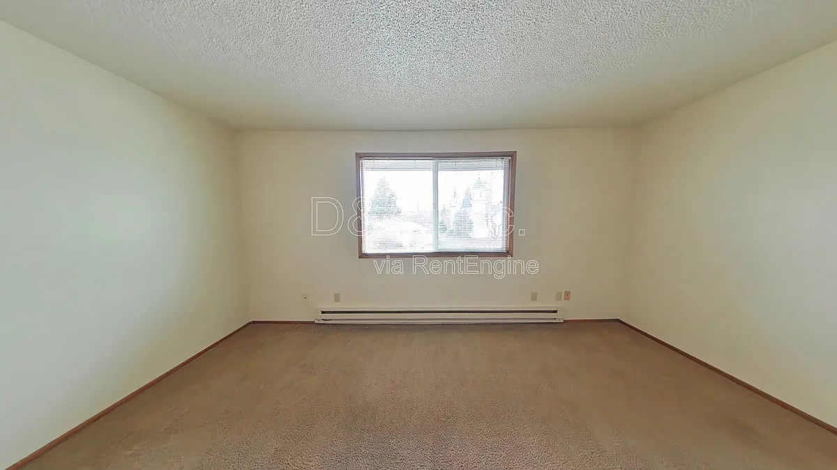 Building Photo - 605 NW Kings Blvd #4