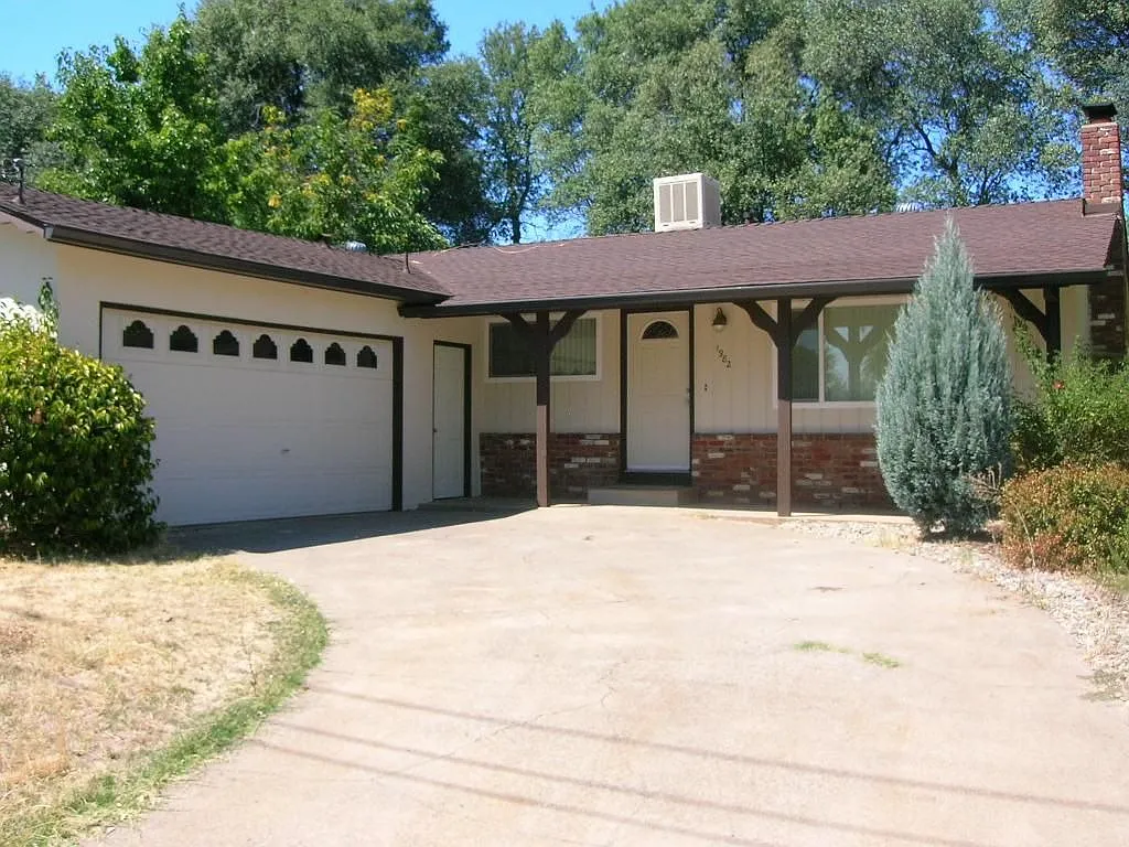 1982 Vale Dr photo 1
