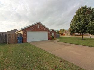 700 SW Sandrock Rd, Bentonville, AR 72712