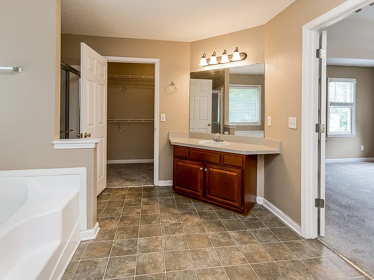 815 Tynsdale Dr — Photo 14