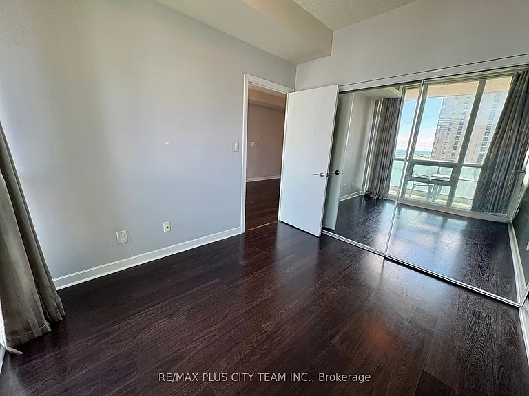 33 Bay St #2109 — Photo 8