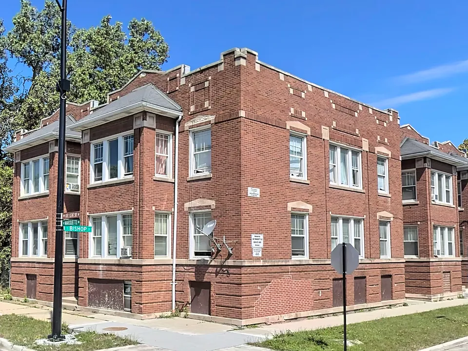 1432 34 W Marquette Road 6646 #50
