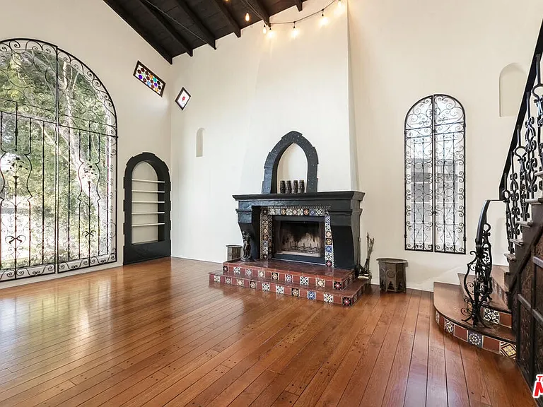 2030 Vine St — Photo 4
