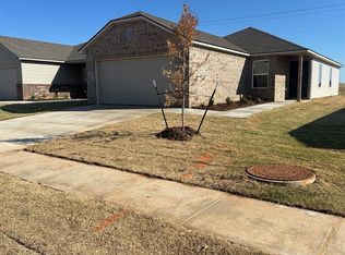 9424 NW 115th St, Yukon, OK 73099