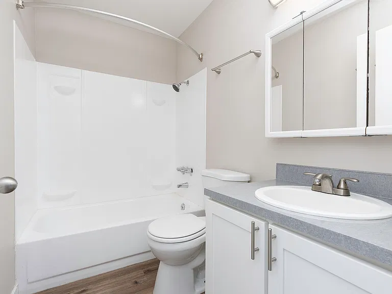 2 bed, 1 bath