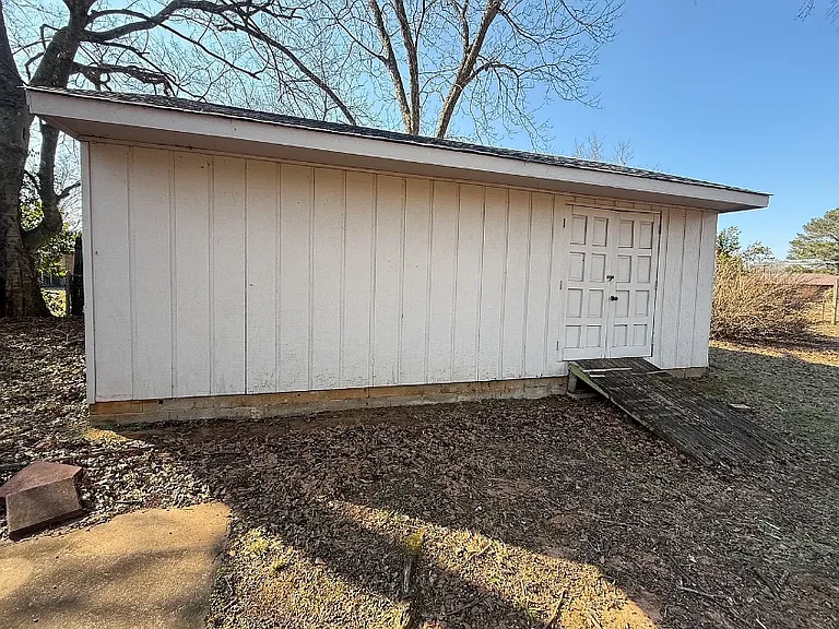 341 N Burbank Dr — Photo 18