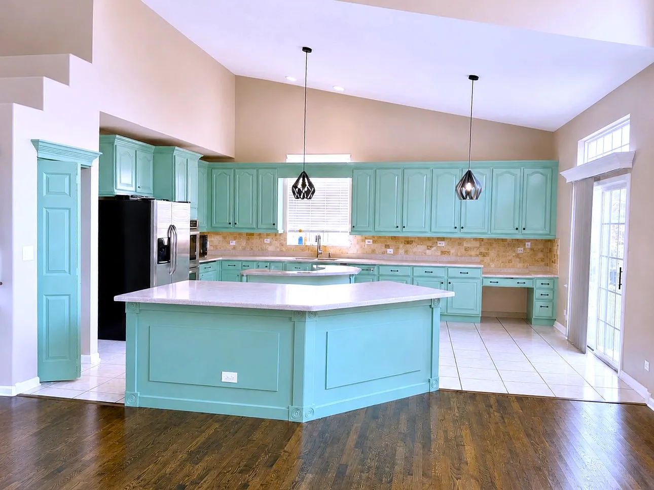 5 bed, 4.5 bath, 5400 sqft, $6,250 — Photo 4