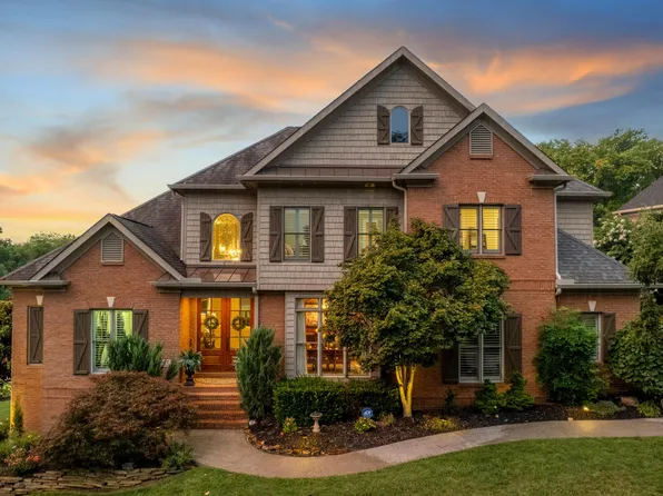 1027 Shadow Brook Dr, Knoxville, TN 37922