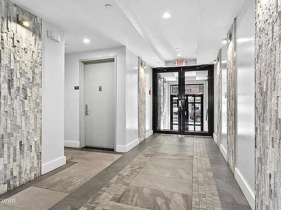 4th image of 2117 31st Ave APT 3B