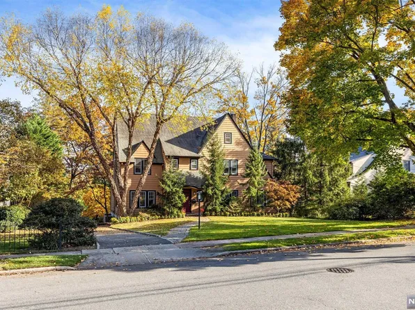 225 Highland Ave, Ridgewood, NJ 07450