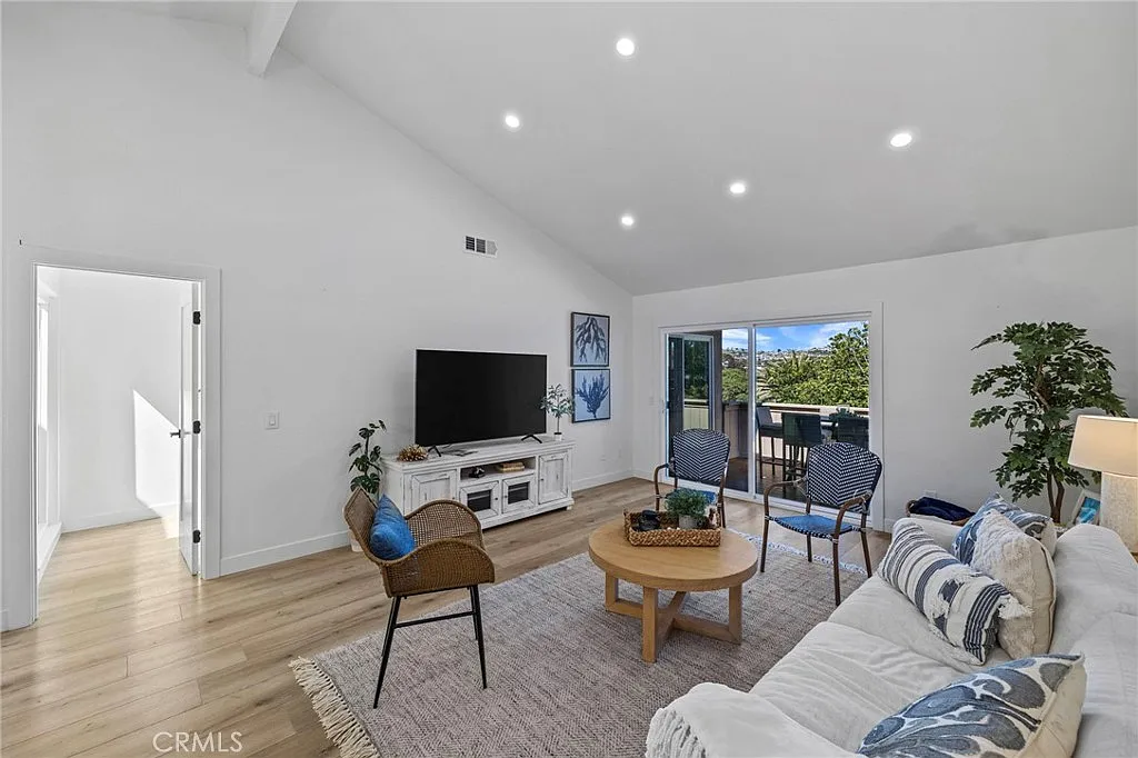 2 bed, 1409 sqft, $6,295 — Photo 4
