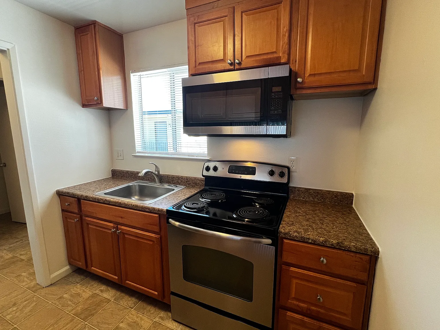 1 bed, 600 sqft, $2,195 — Photo 3