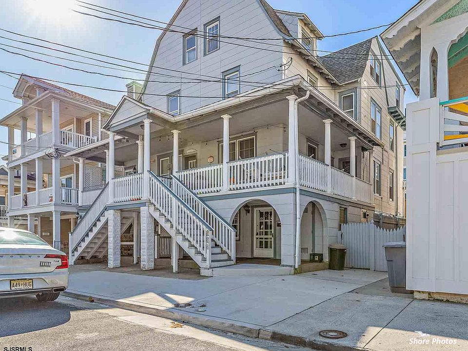 1st image of 708 Plymouth Pl