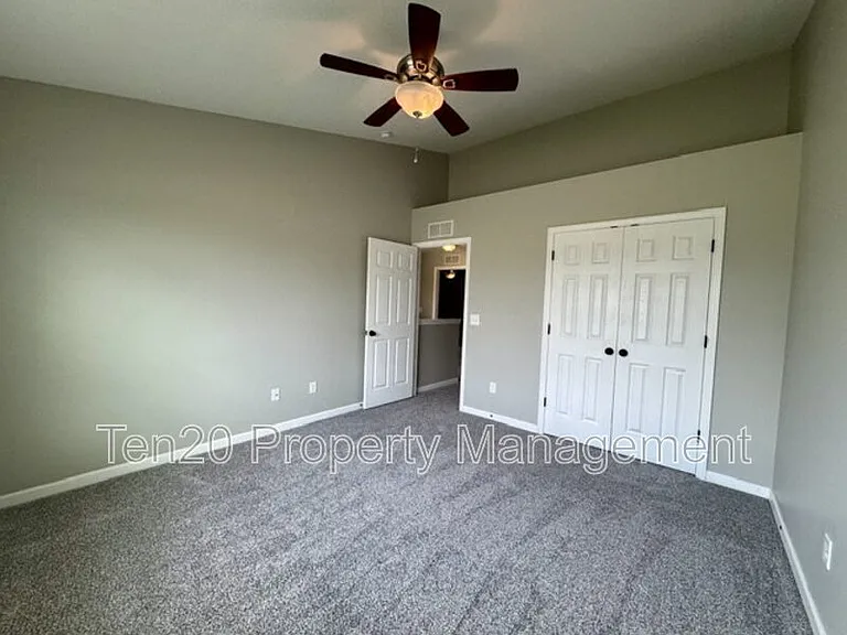 9708 Yellow Pine Rd — Photo 22