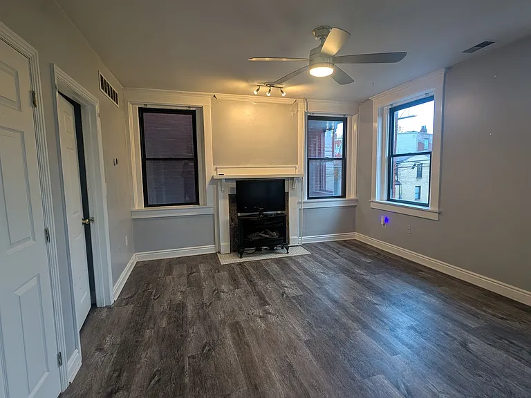 421 Foreland St #2 — Photo 5