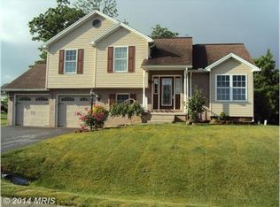 186 Eleahs Xing, Greencastle, PA 17225