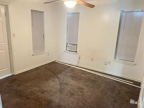4th image of 134 8th Ave