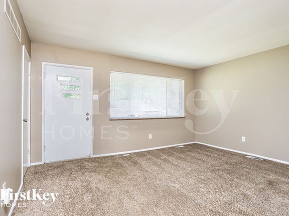 3rd image of 20 Airshire Pl