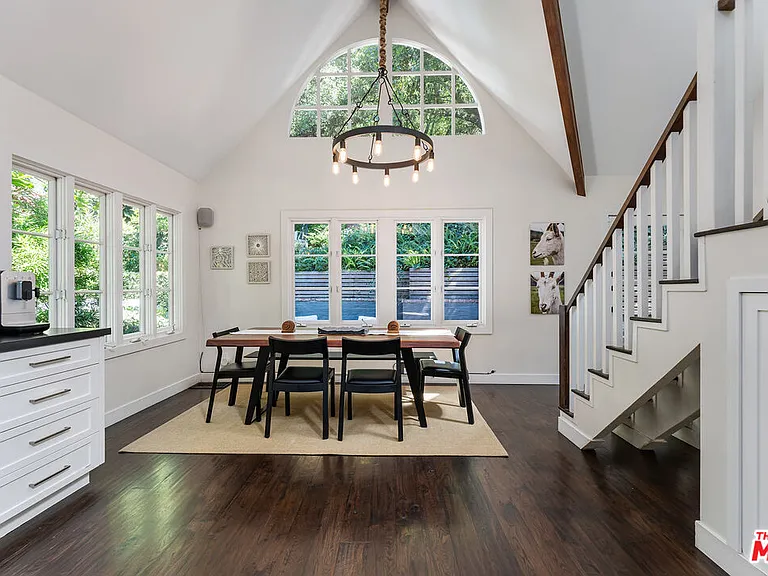 8926 Wonderland Ave — Photo 5