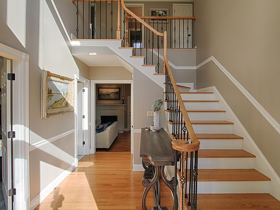 Vaulted entryway