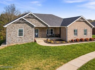 166 Creekstone Dr, Radcliff, KY 40160
