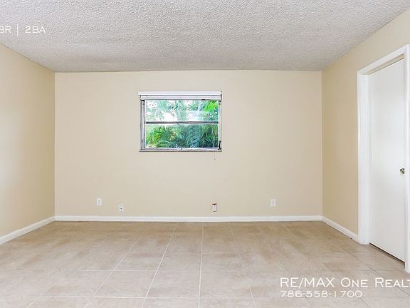 3rd image of 560 NW 43rd Ave
