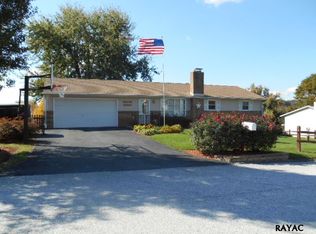 30 Massa Dr, Windsor, PA 17366