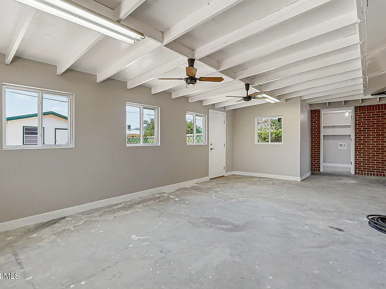 5704 Sage Ct — Photo 31