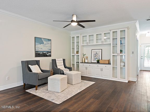 3rd image of 13422 EYNON Drive