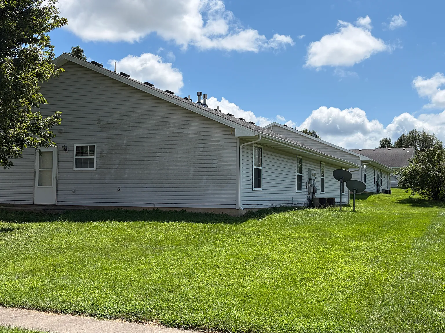 2709-2711 Porter Pl — Photo 4