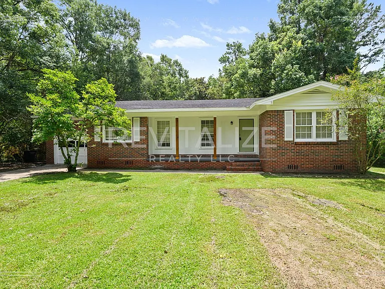 2505 Robin Hood Dr — Photo 1