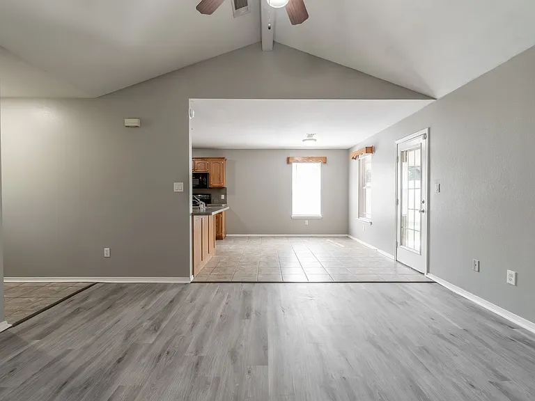 3705 Price Cir — Photo 7