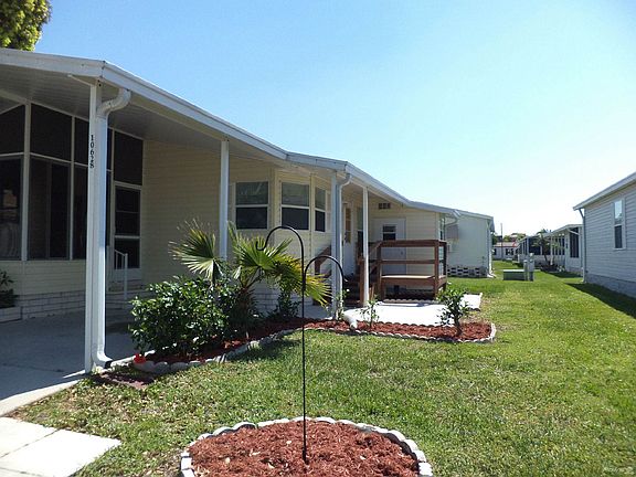 RIGHT SIDE PATIO AND DECK