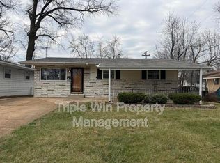 10421 Hobkirk Dr, Saint Louis, MO