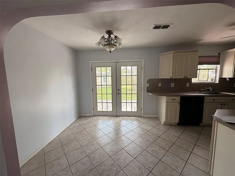 10415 Norton Dr — Photo 12