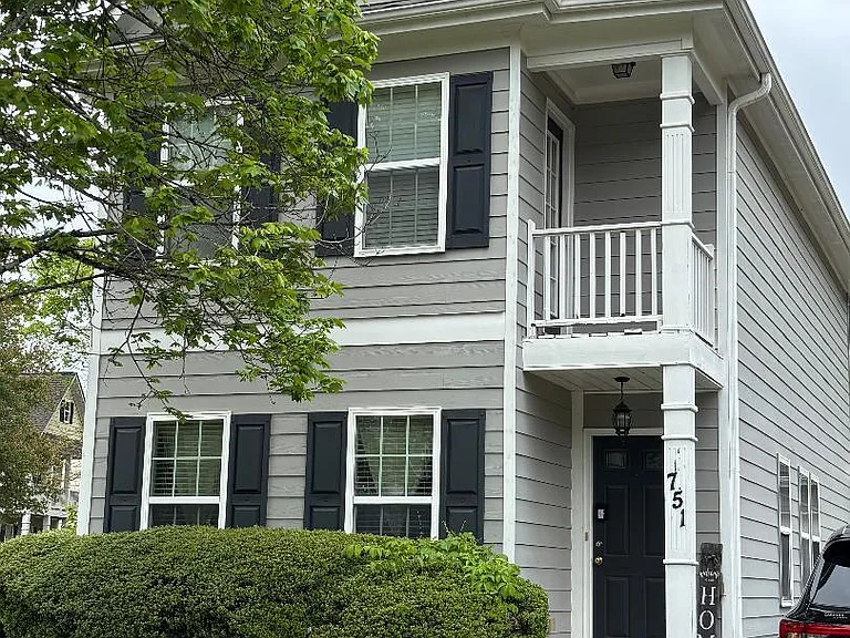 751 W Vincent Dr — Photo 1