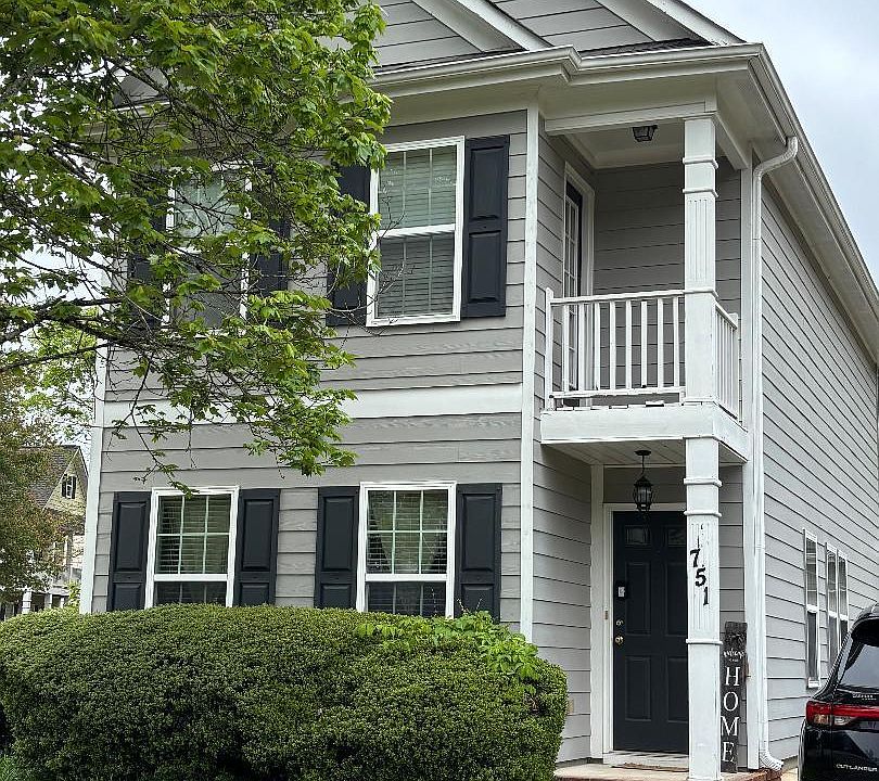 1st image of 751 W Vincent Dr