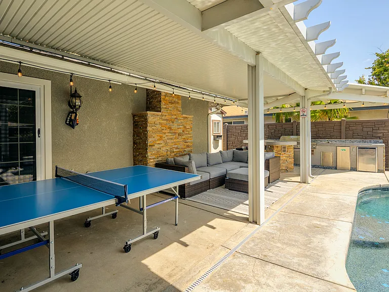 6495 N Angus St — Photo 35