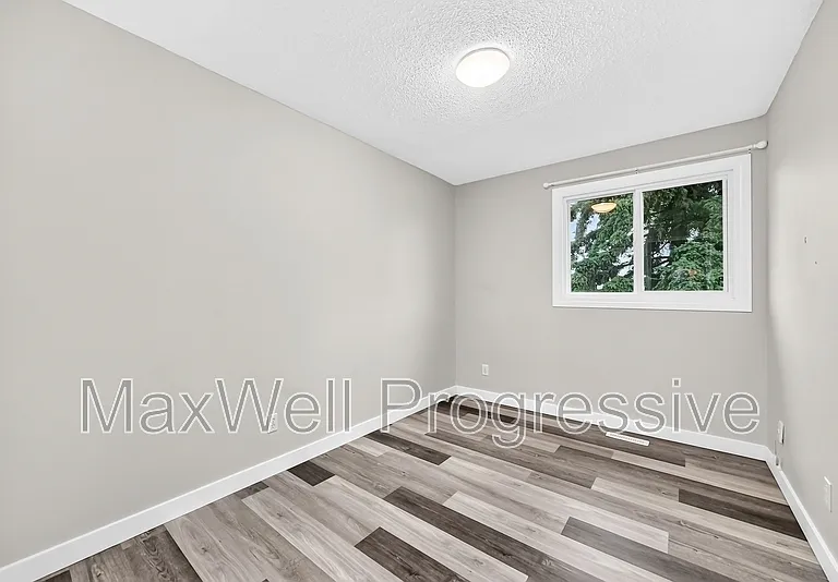 10650 158th Ave NW — Photo 27