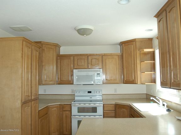 4th image of 1412 Saddle Cir