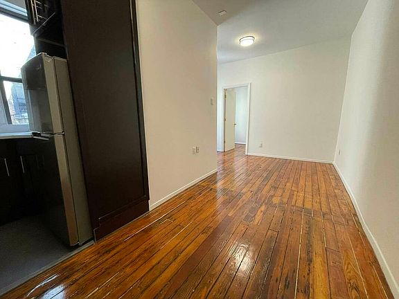 4th image of 336 E 13th St APT E1