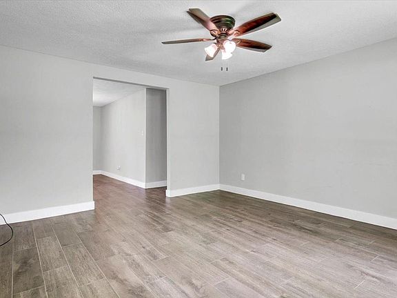 5th image of 7760 Yellowstone Dr