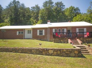1374 Little Savannah Rd, Sylva, NC 28779