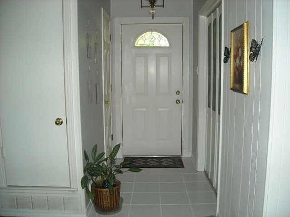 2nd image of 1433 Douglas Dr